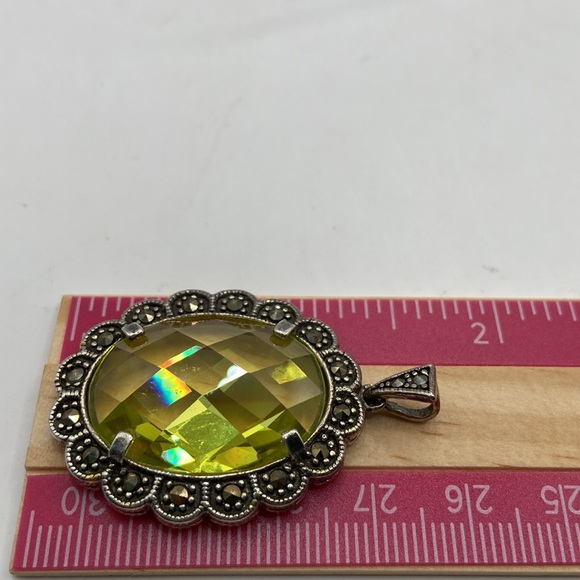 Sterling Silver 925 Simulated Oval Peridot Marcasite Pendant - Picture 13 of 14